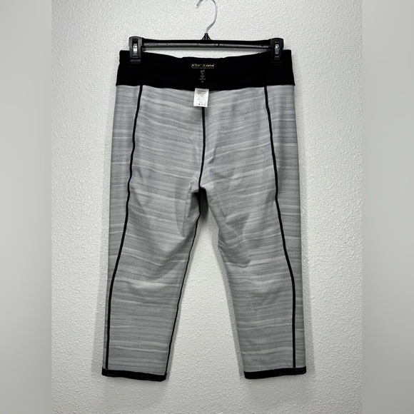 Betsy Johnson Performance Capri Leggings XL Black/Gray Mid Rise - Picture 5 of 7